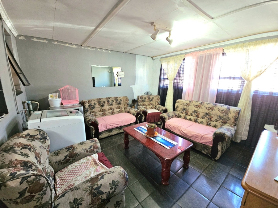 4 Bedroom Property for Sale in Beacon Valley Western Cape